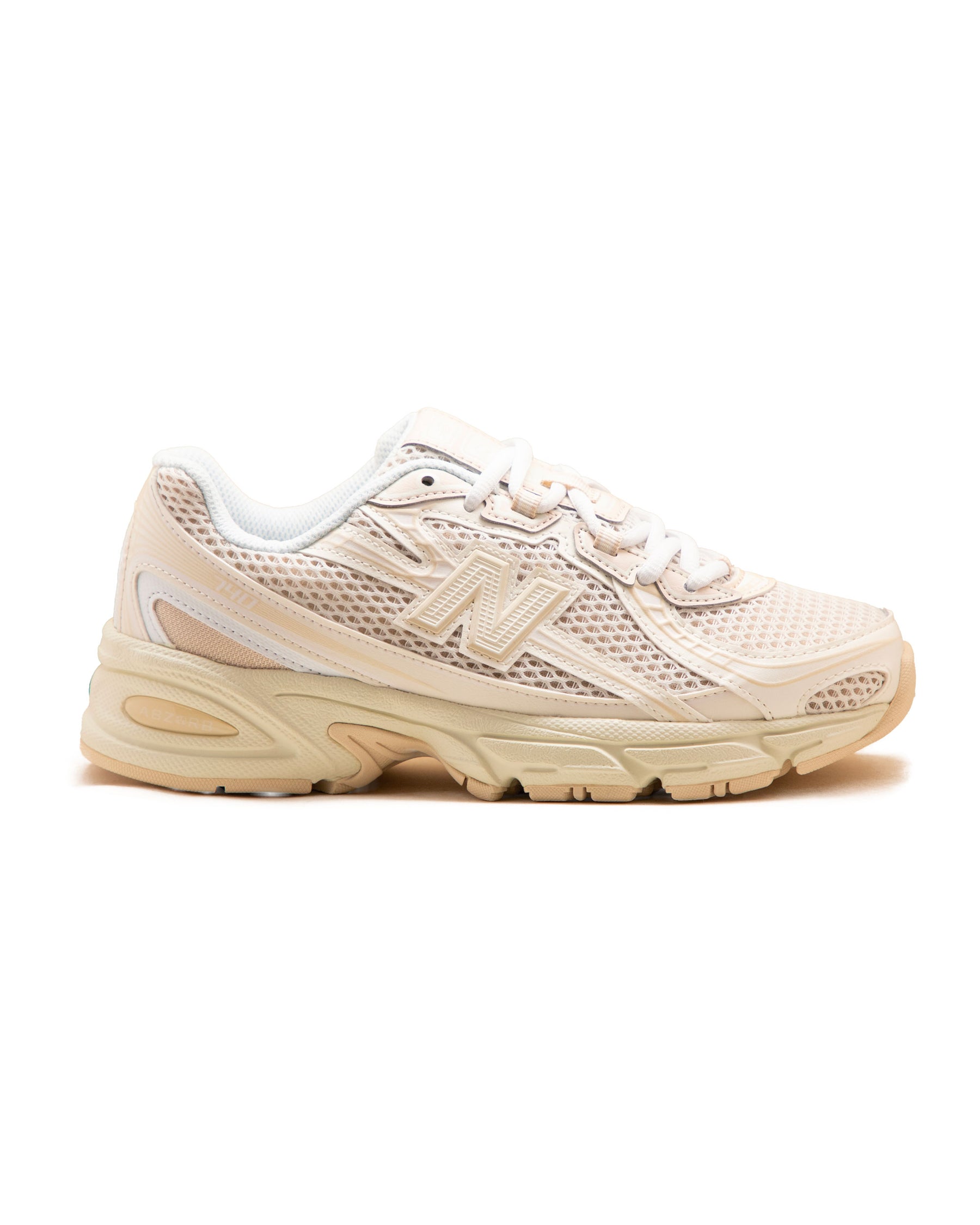 New Balance 740 Bisque Beige