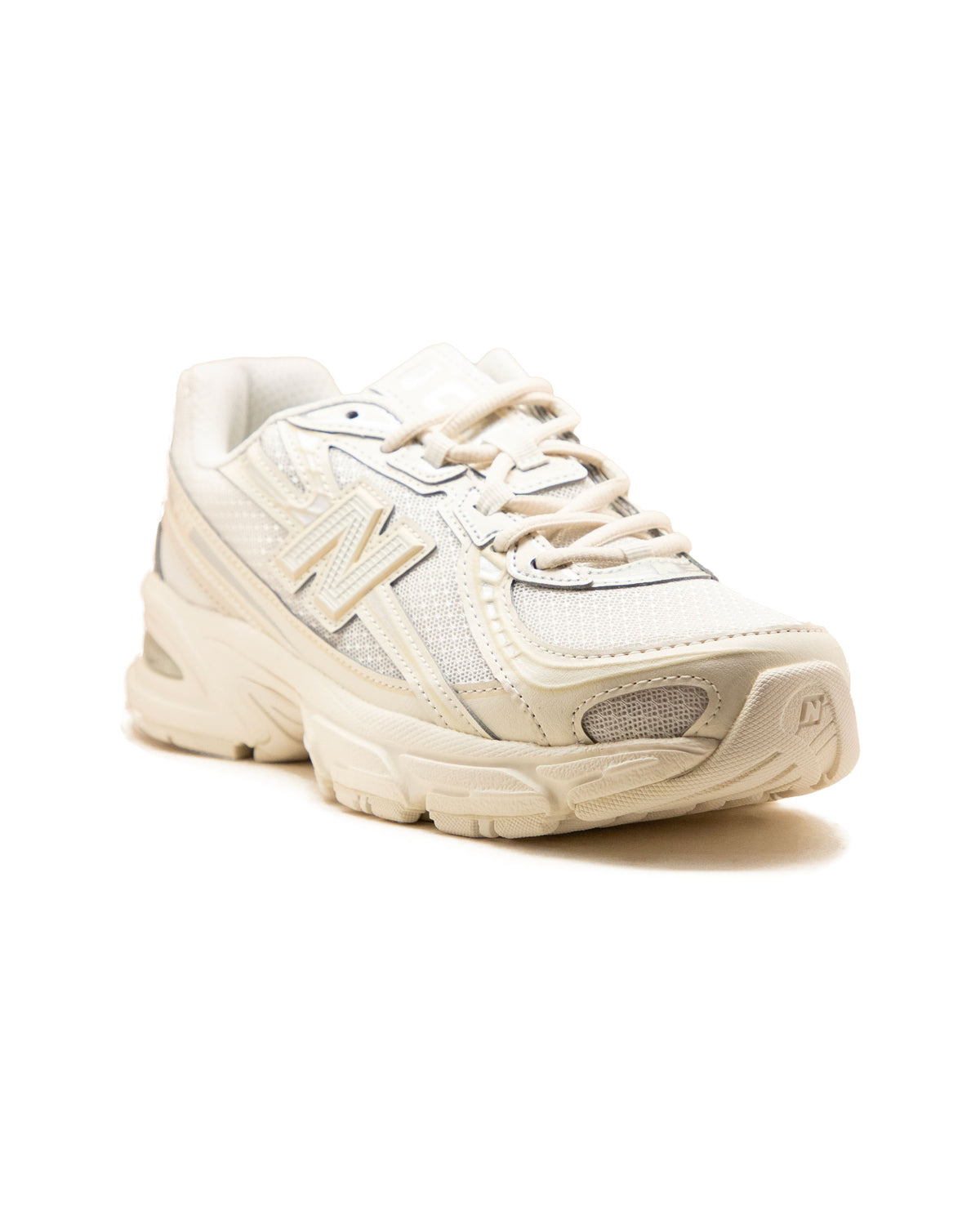 New Balance 740 Beige