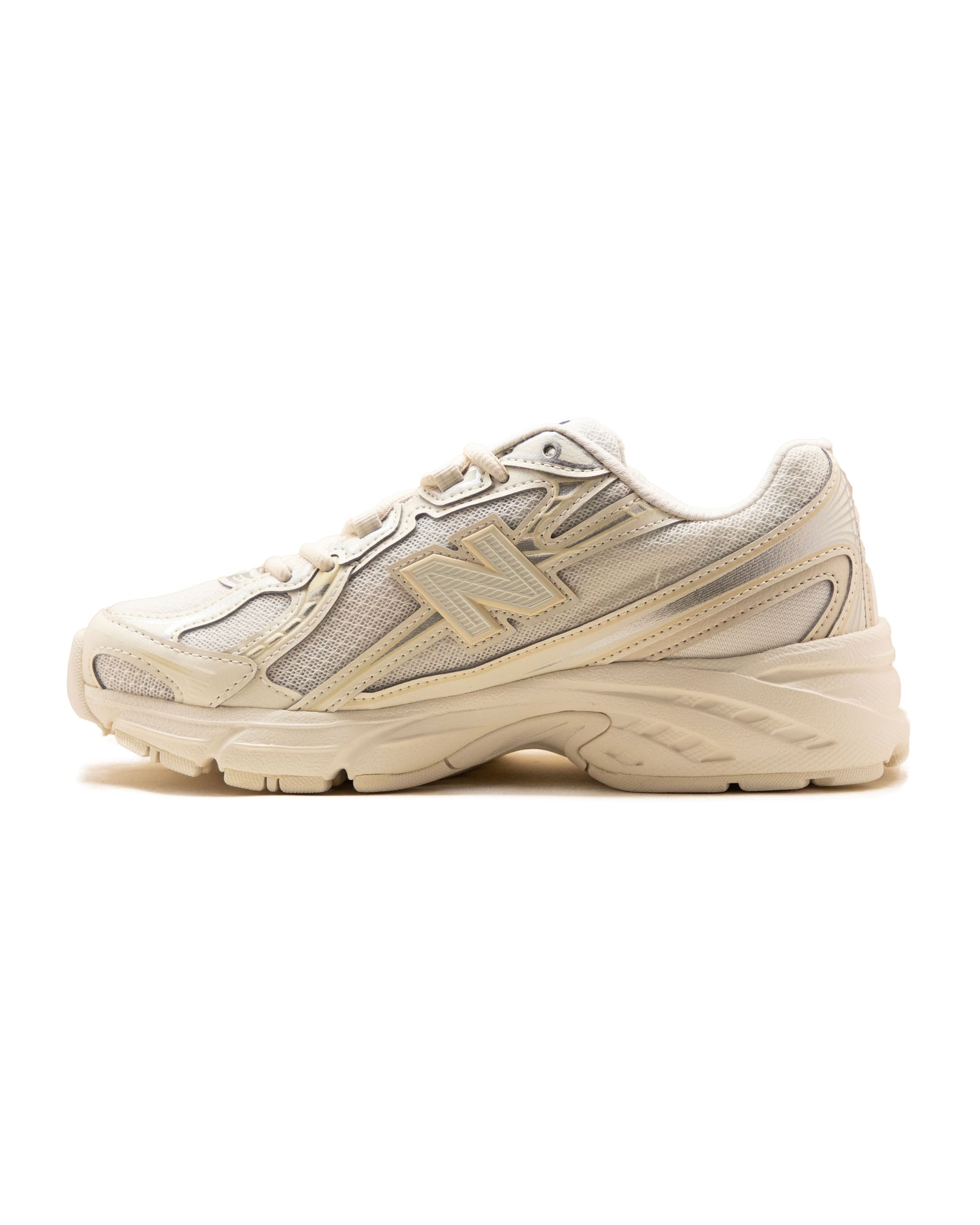 New Balance 740 Beige