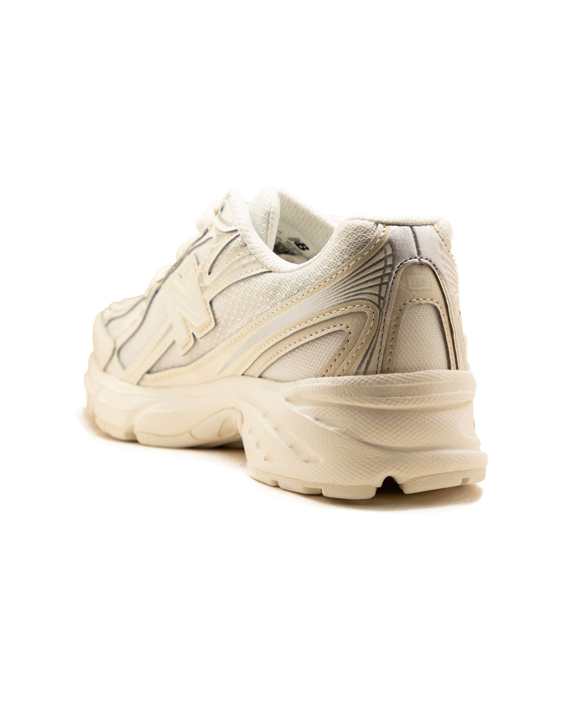 New Balance 740 Beige