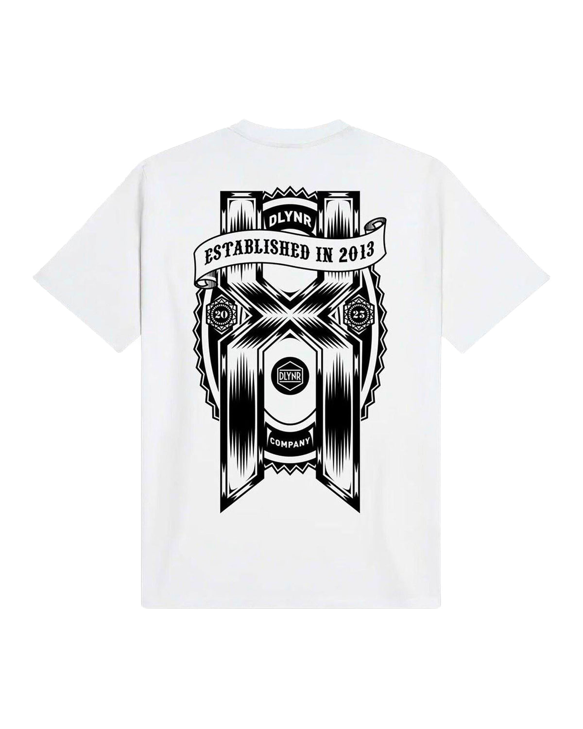 Man Tee DLYNR 10 Years Tee White